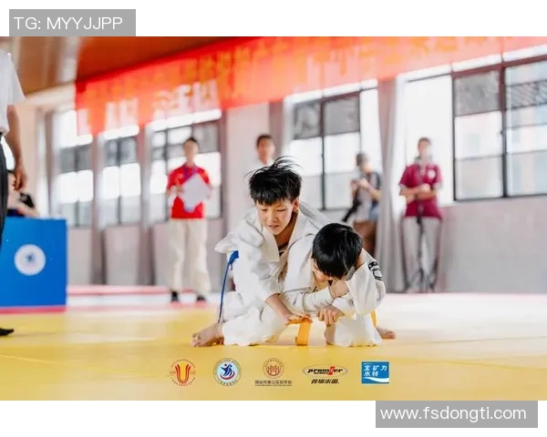 柔道技艺与精神的融合探索：从传统到现代的演变与创新分析